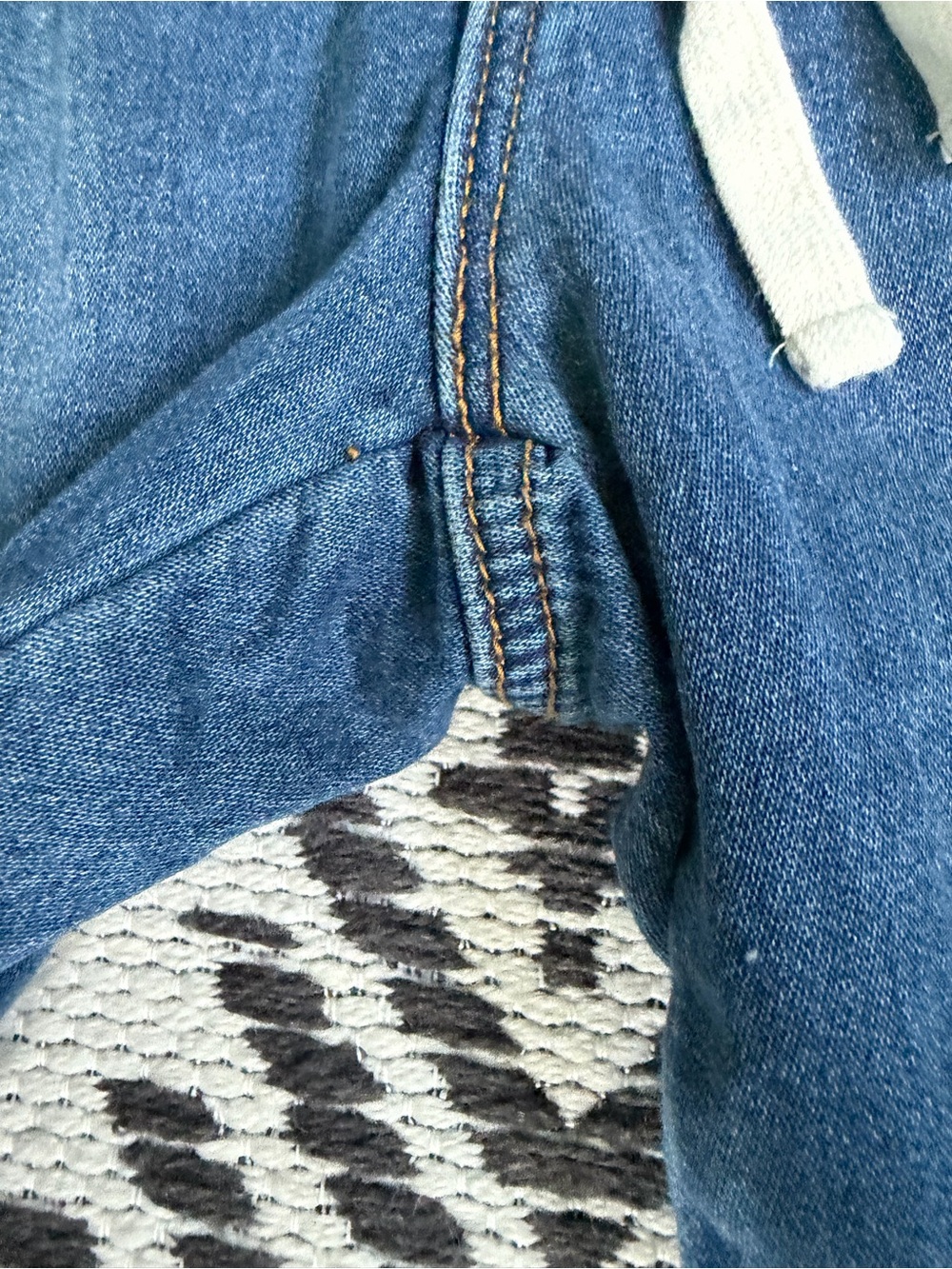Driftwood Floral Embroidered Denim Joggers Jeans Women Sz S Free People EUC - Picture 11 of 13